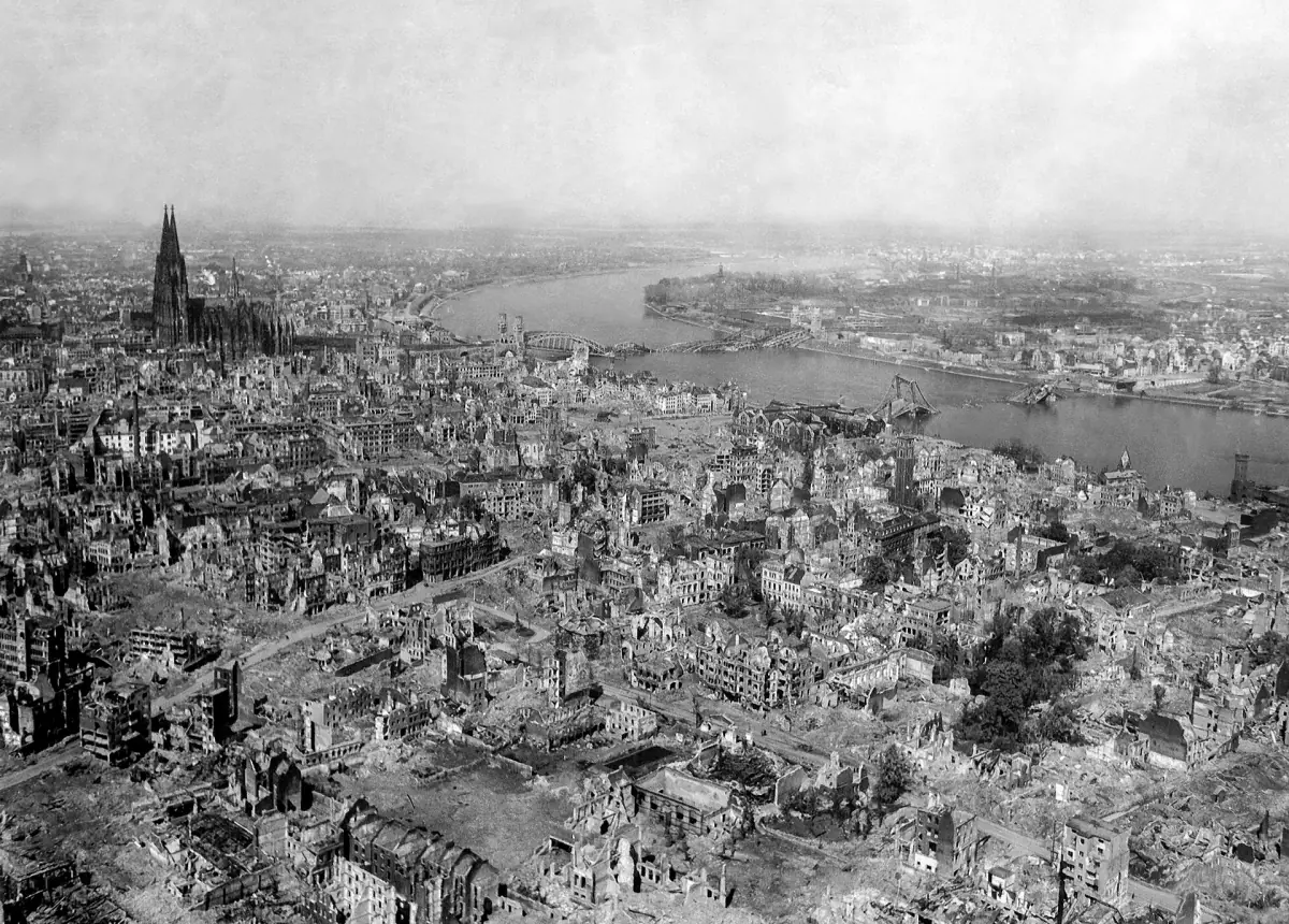 Cologne in 1945 with the cathedral still standing